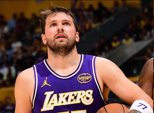 东契奇砍41分助湖人掀翻篮网，MVP榜单风云再起