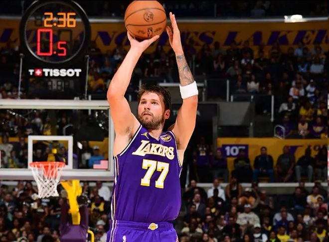 东契奇砍41分助湖人掀翻篮网，MVP榜单风云再起