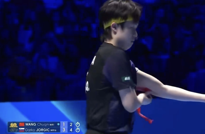 王楚钦1-3落后撕肌贴逆转达科晋级世界杯男单1
