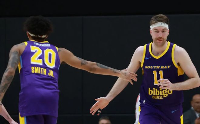 南湾湖人淘汰毒蛇晋级西部决赛 尼克·史密斯贡