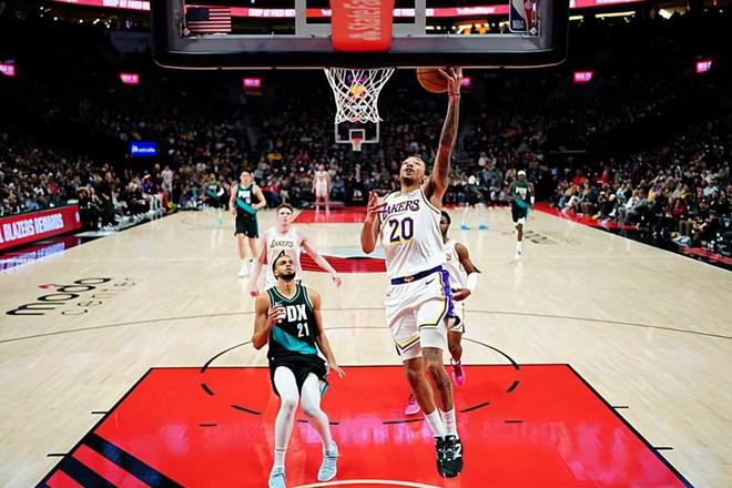 南湾湖人淘汰毒蛇晋级西部决赛 尼克·史密斯贡