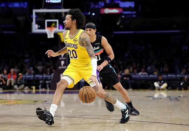 南湾湖人淘汰毒蛇晋级西部决赛 尼克·史密斯贡