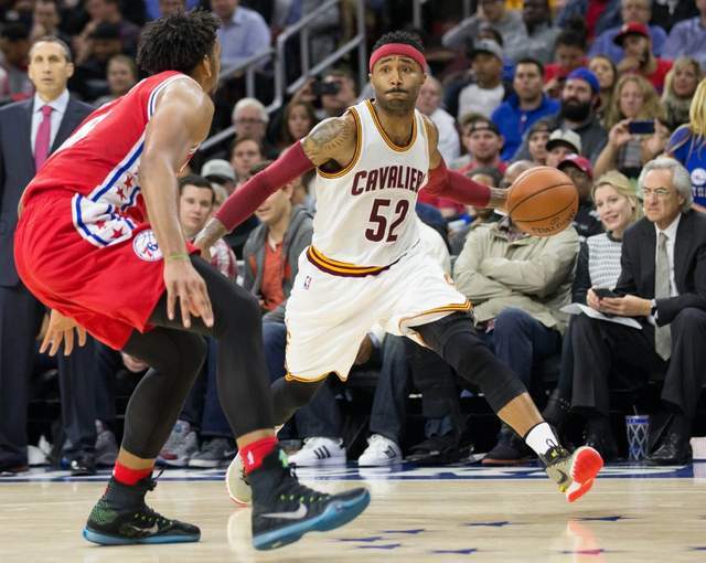 从泡妞少年到NBA球星：莫-威廉姆斯的传奇篮球人