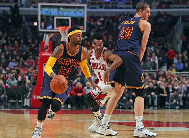 从泡妞少年到NBA球星：莫-威廉姆斯的传奇篮球人